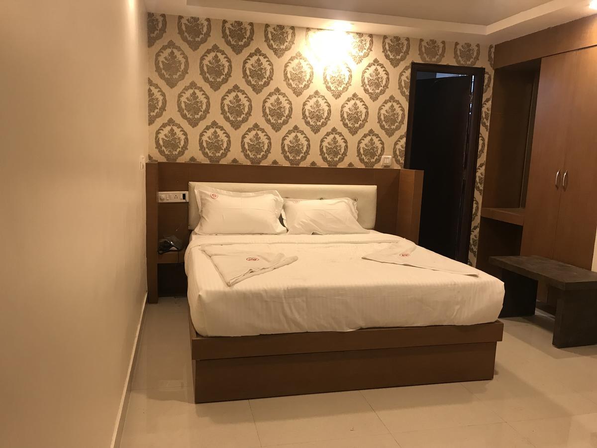 Hotel Grand Suites Bangalore Buitenkant foto